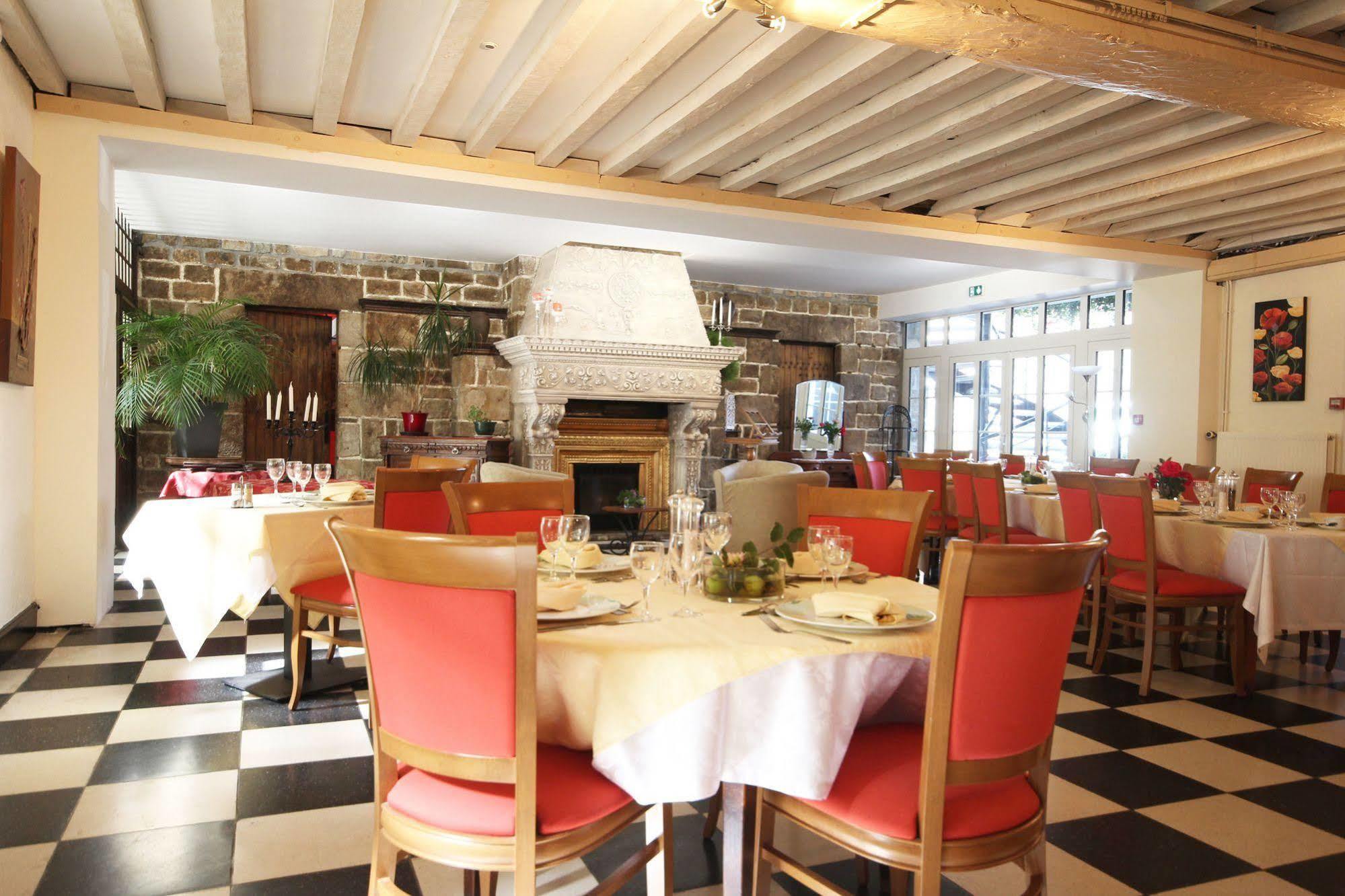 Logis Hotel De France Restaurant Grill دومفرونت المظهر الخارجي الصورة